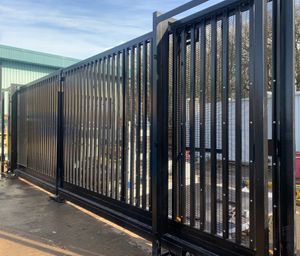 LPS1175 Bi-parting pair of Sliding Gates